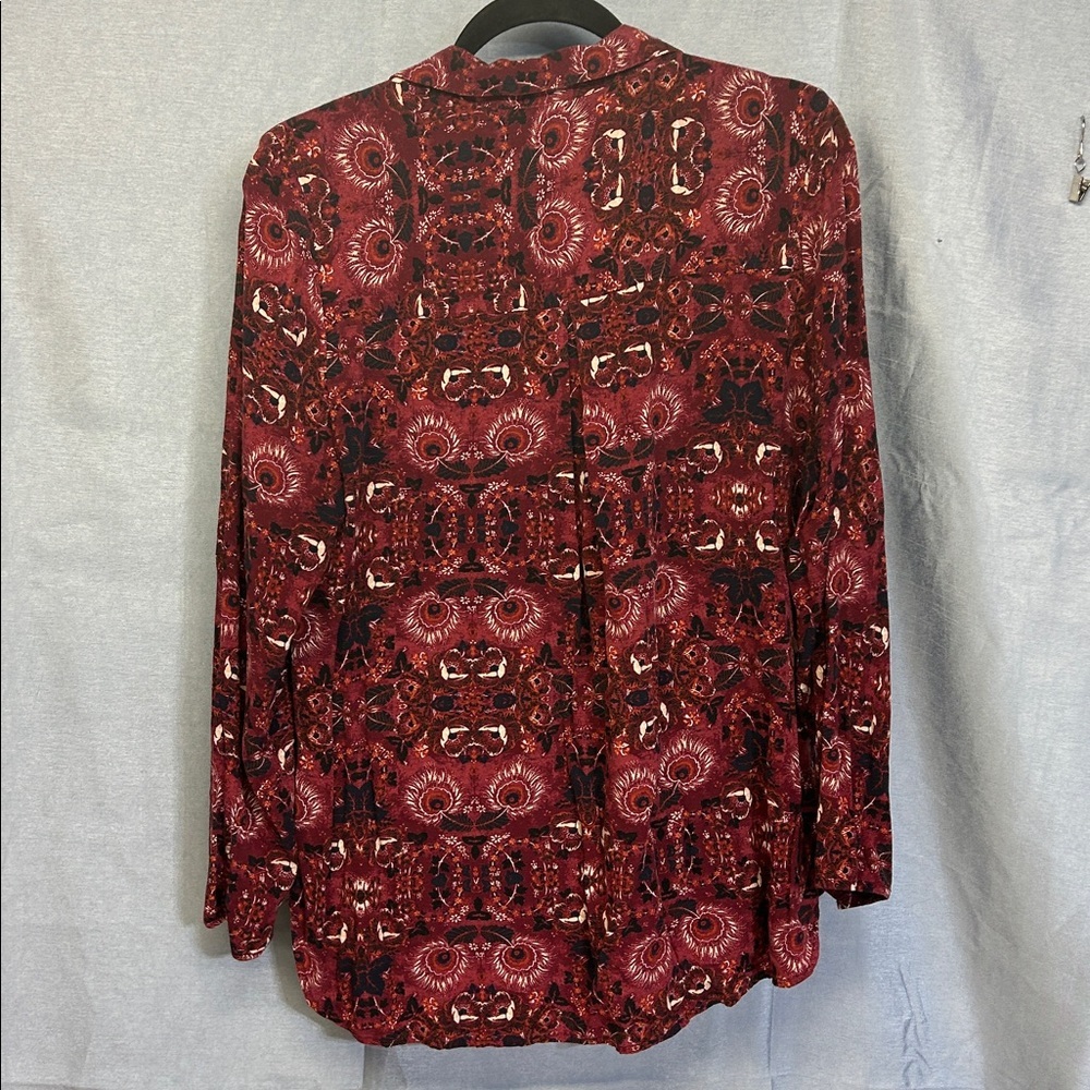 Reitmans Burgundy and Black Patterned Blouse - Picture 5 of 5